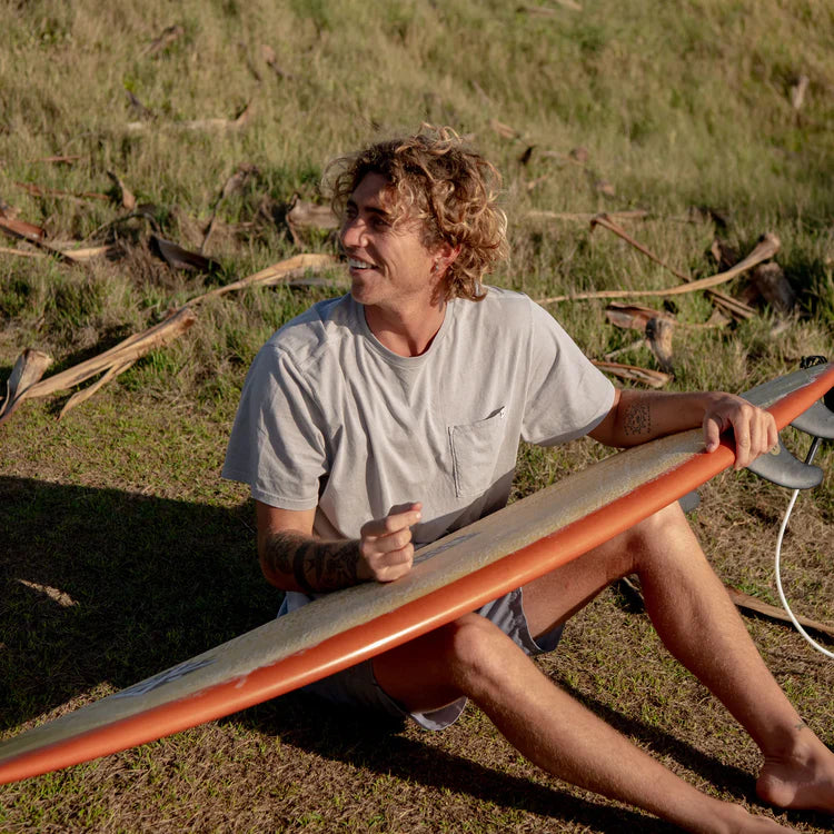 POLERA PREMIUM MADE TO FADE WASHED GREY