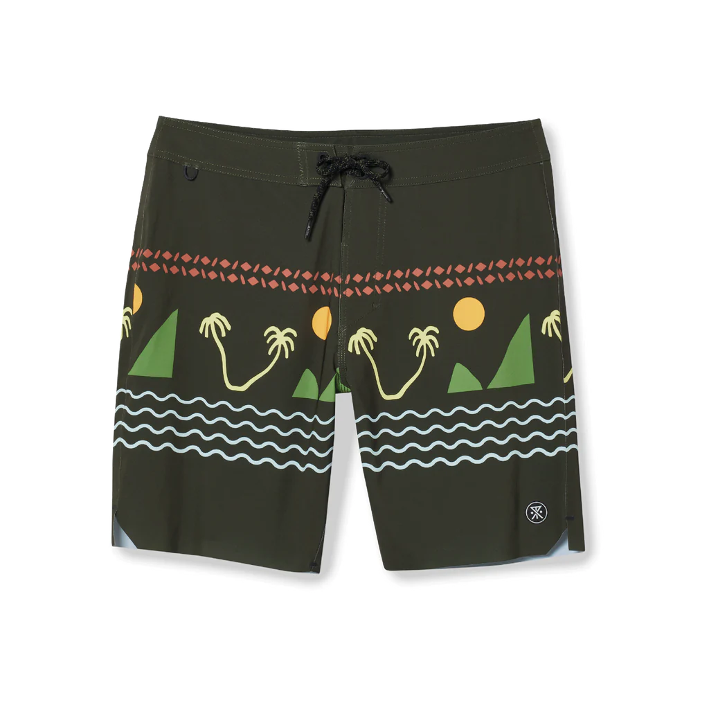 Traje de baño color verde militar con diseño de palmera en la parte inferior.