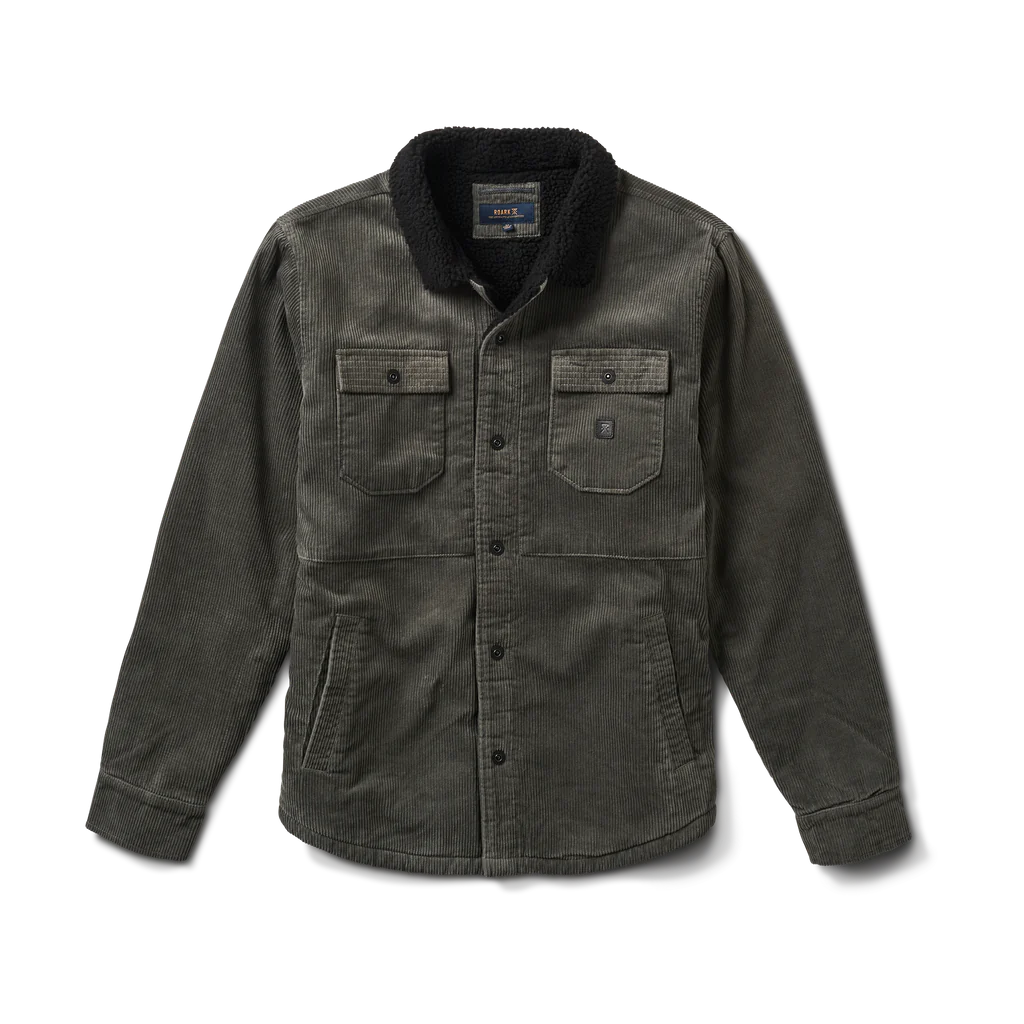 Chaqueta color gris con cuelo de polar color negro.