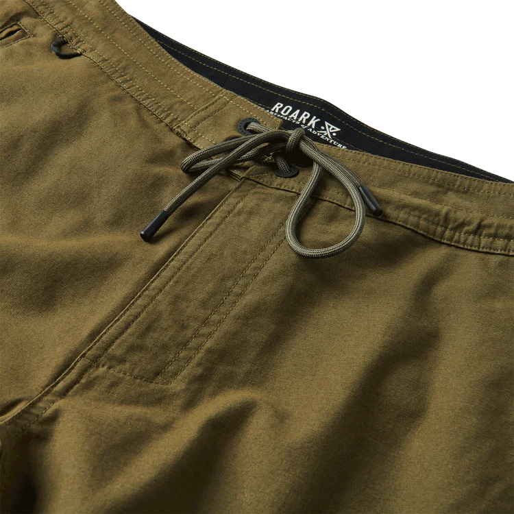 LAYOVER TRAVELER SHORT