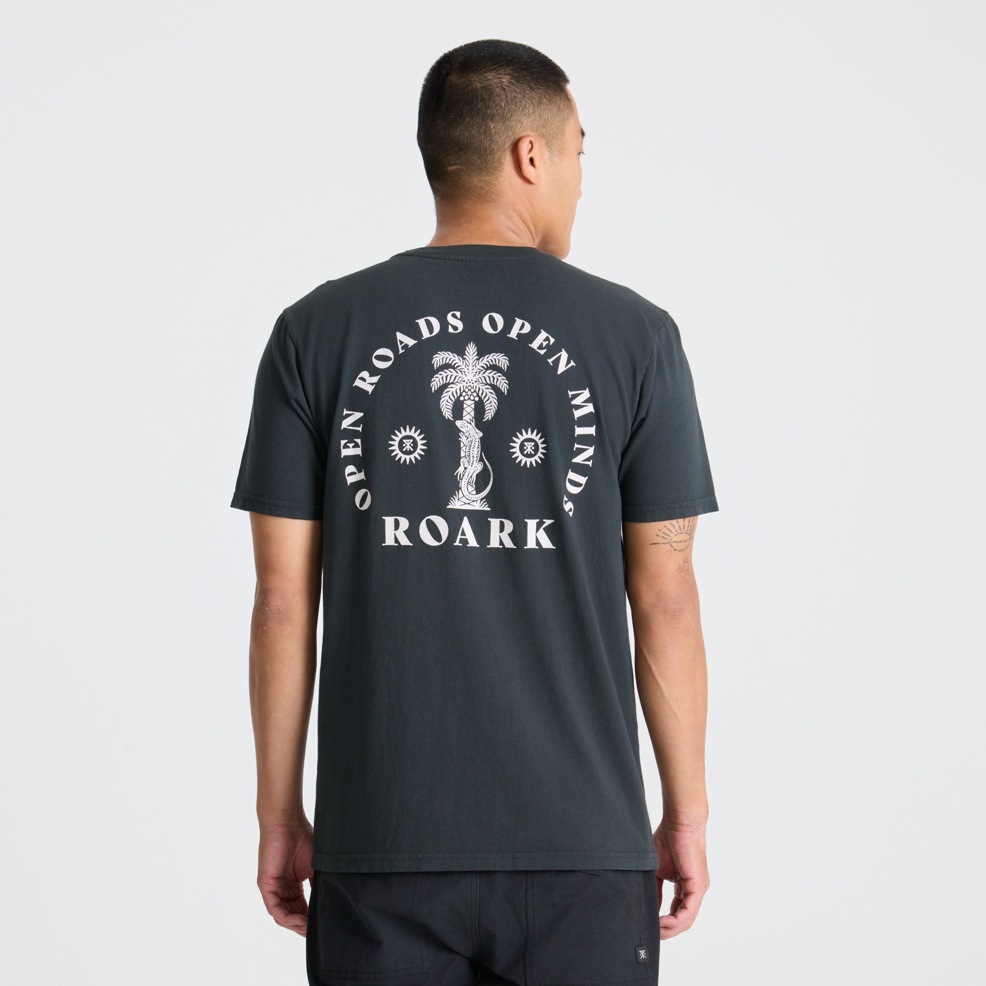 POLERA PREMIUM PALMA CHILENA BLACK