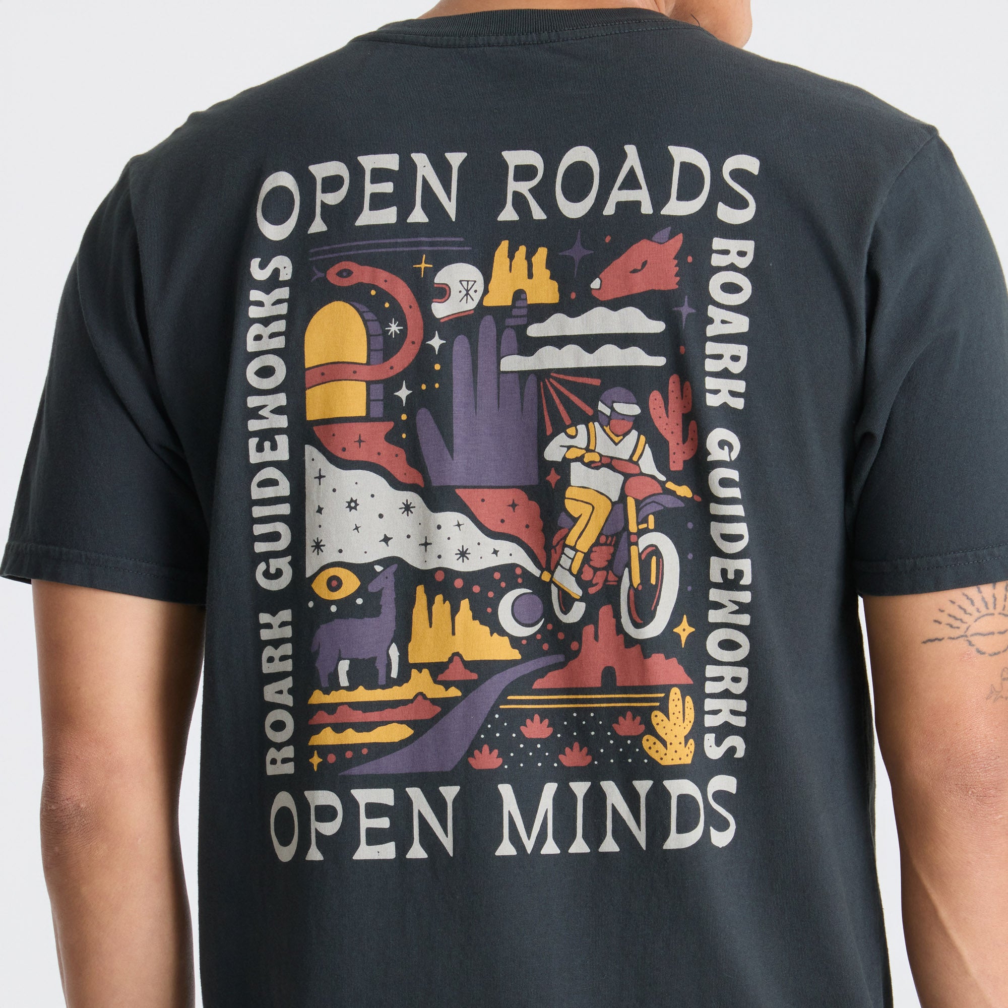 POLERA PREMIUM ATACAMA GUIDEWORKS BLACK