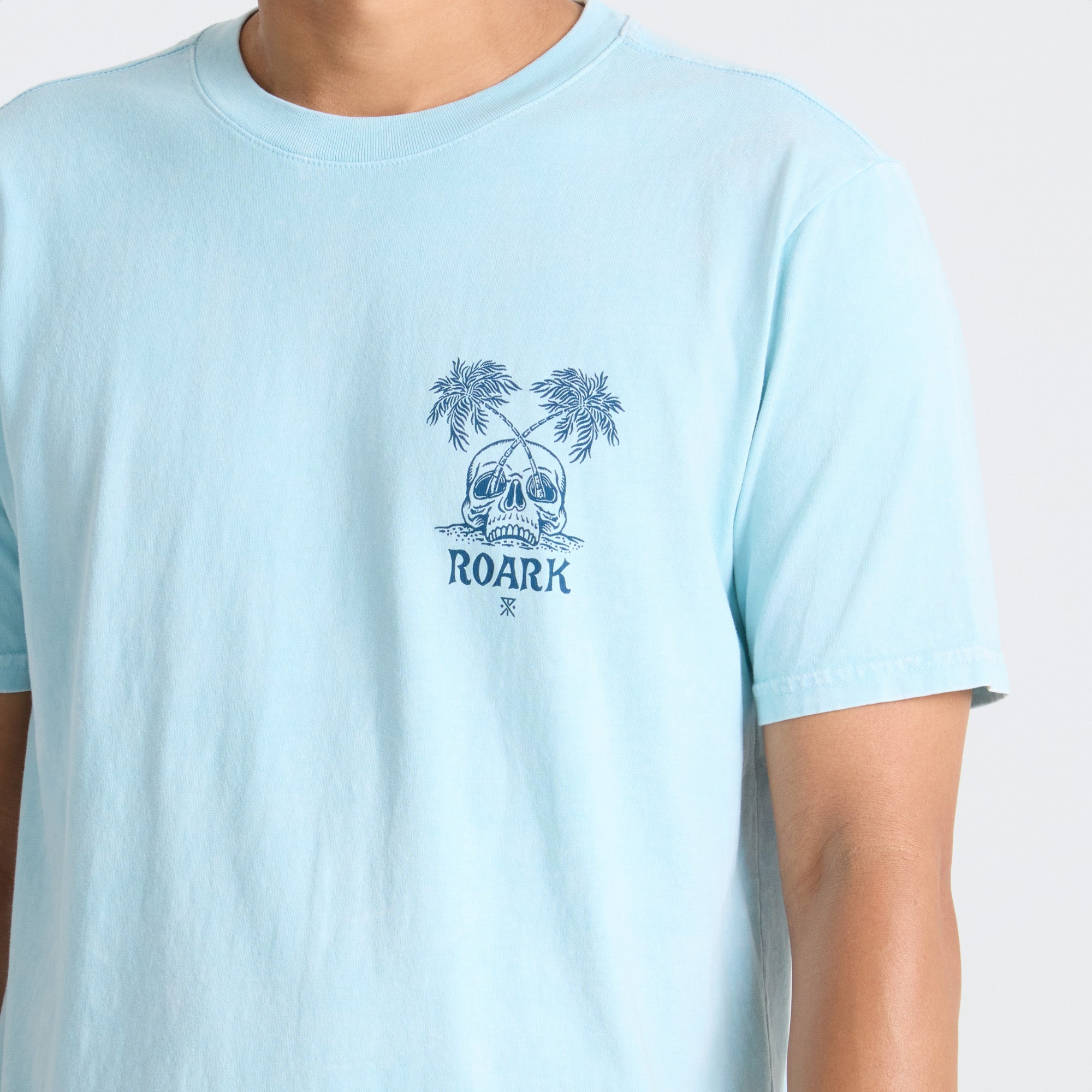 POLERA PREMIUM PERMANENT VACATION DUSTY BLUE