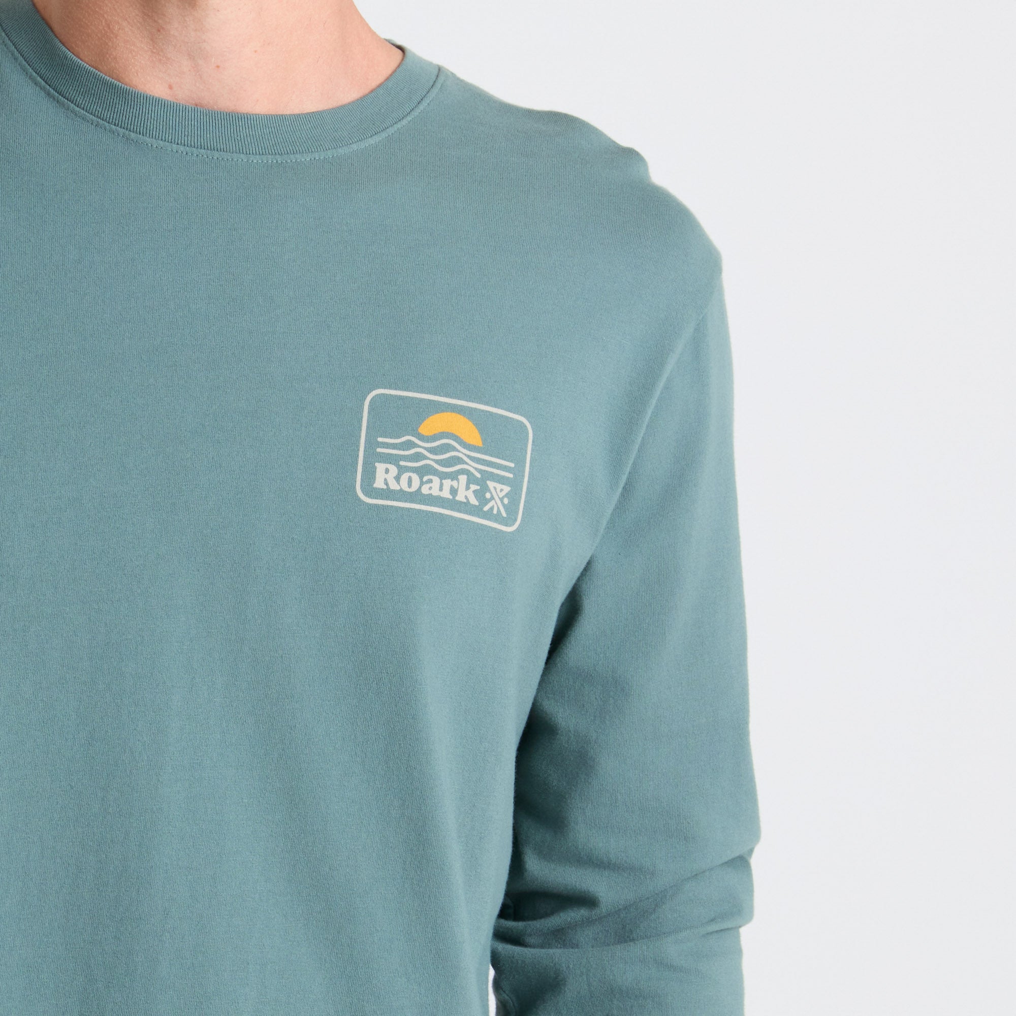 POLERA PREMIUM EARTH & SEA MANGA LARGA GREEN