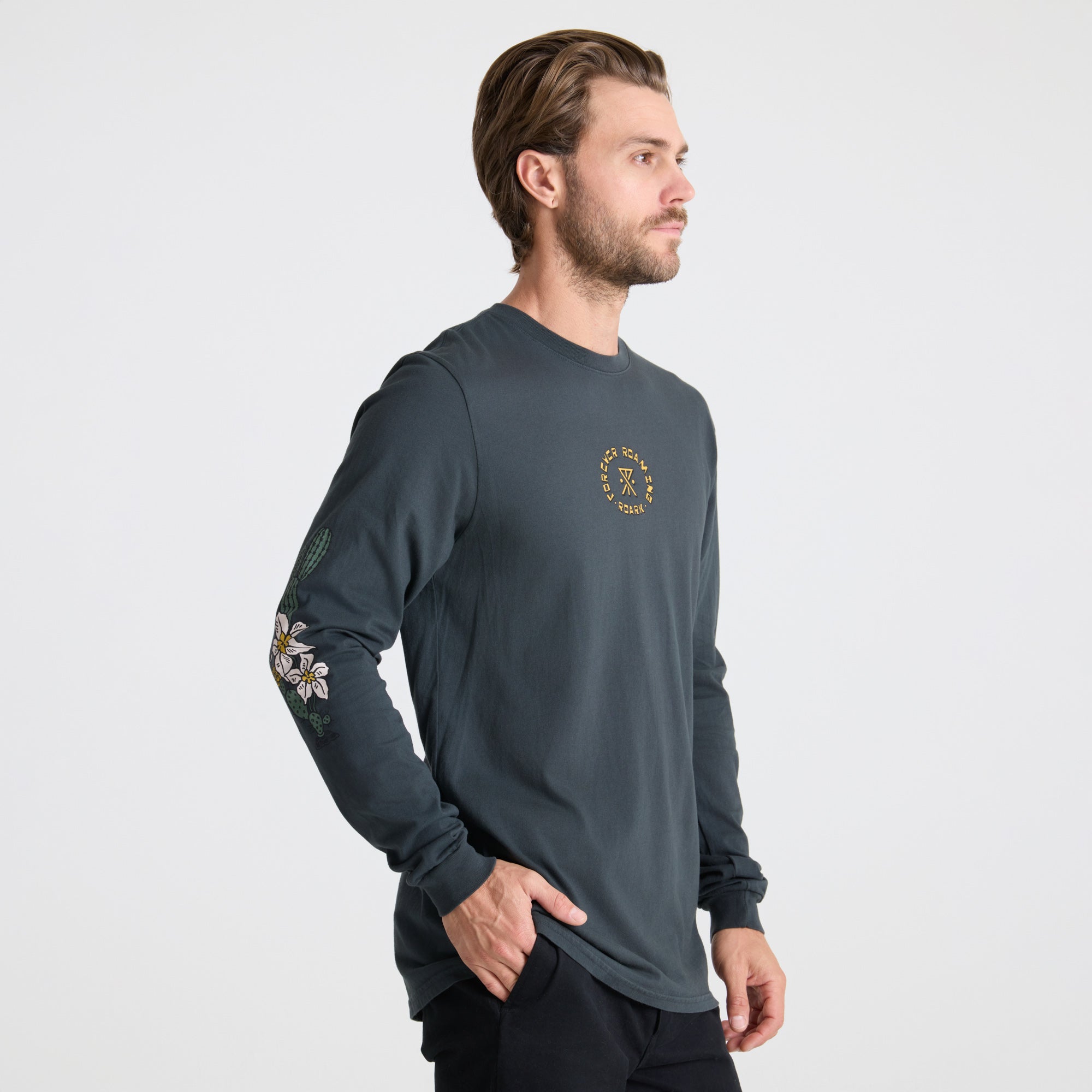 POLERA PREMIUM JAGUAR MANGA LARGA NEGRA