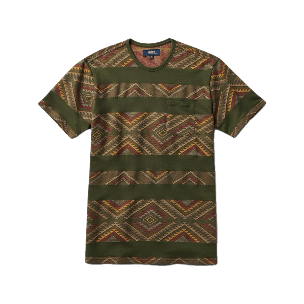 Polera color verde militar con patrones en rojo, amarillo, café y beige.