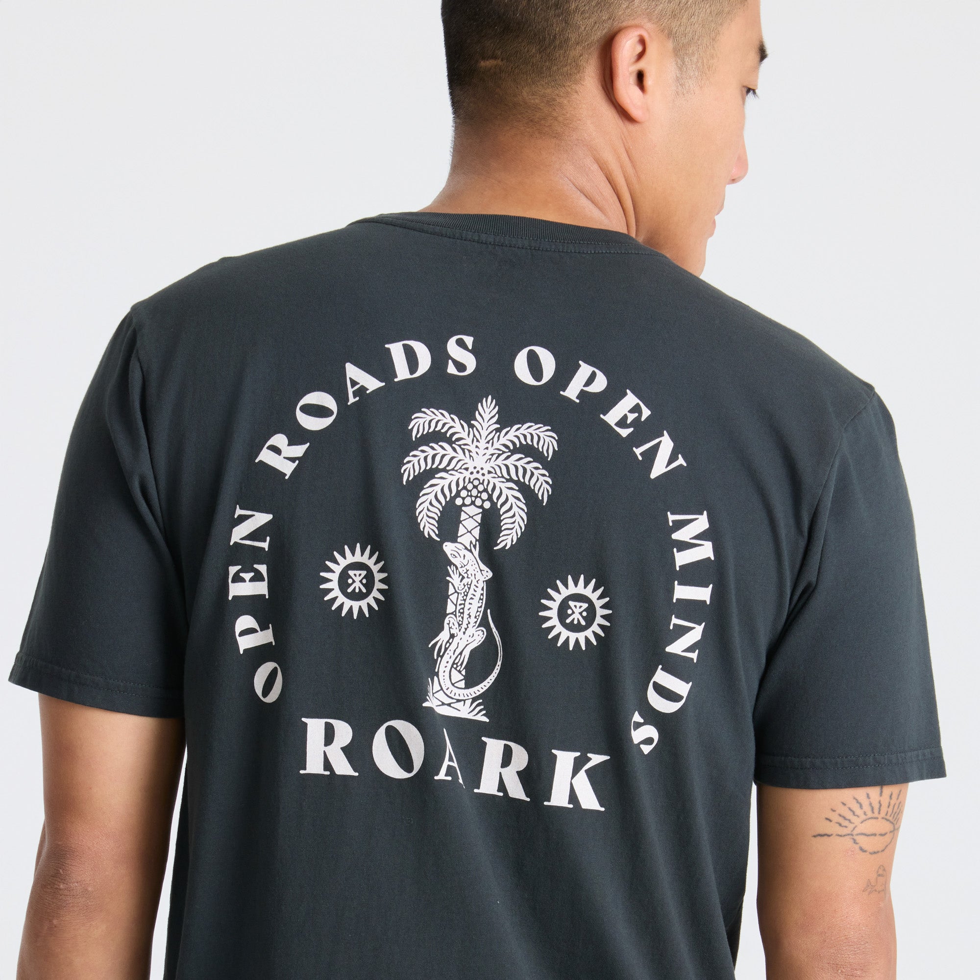 POLERA PREMIUM PALMA CHILENA BLACK