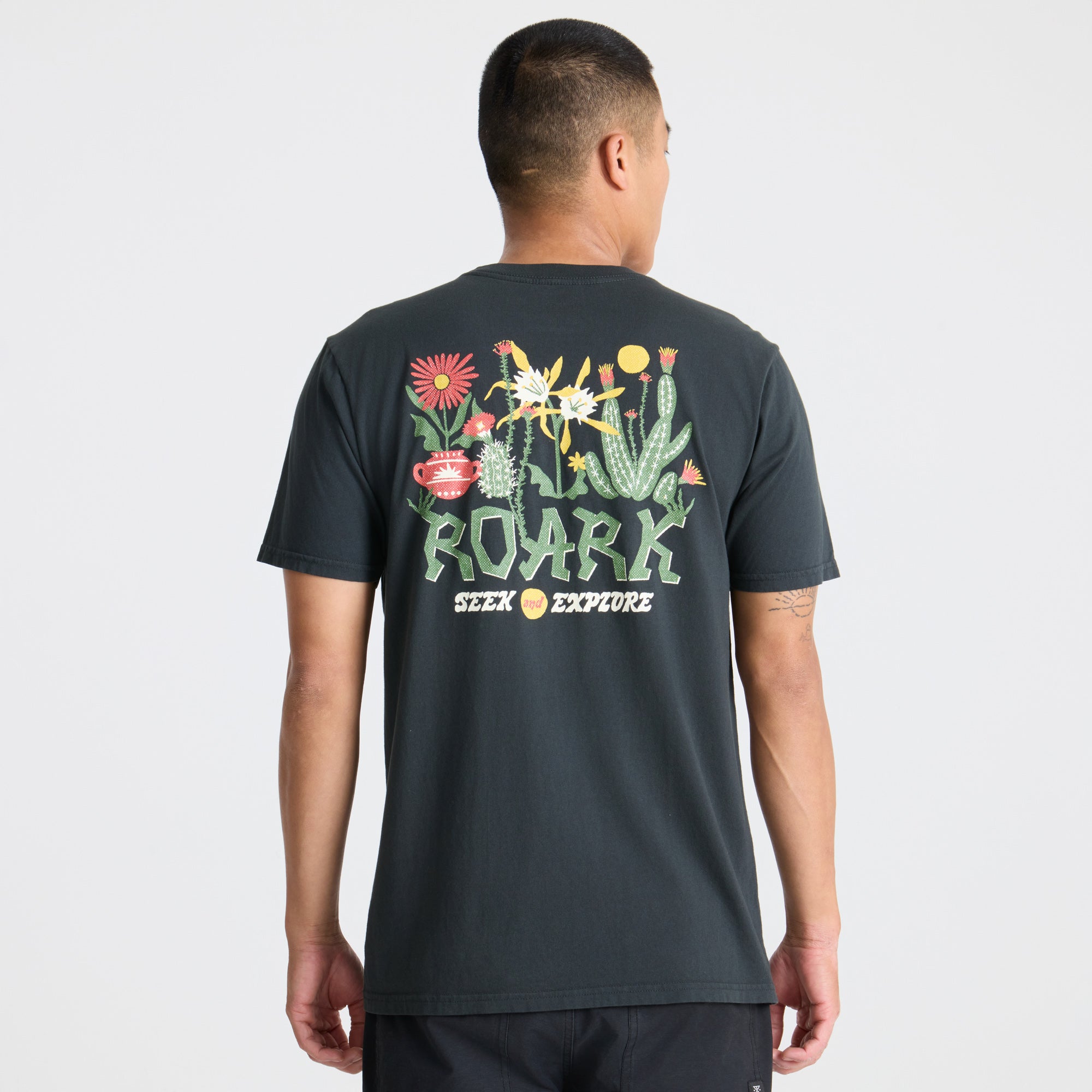 POLERA PREMIUM CACTUS GARDEN BLACK