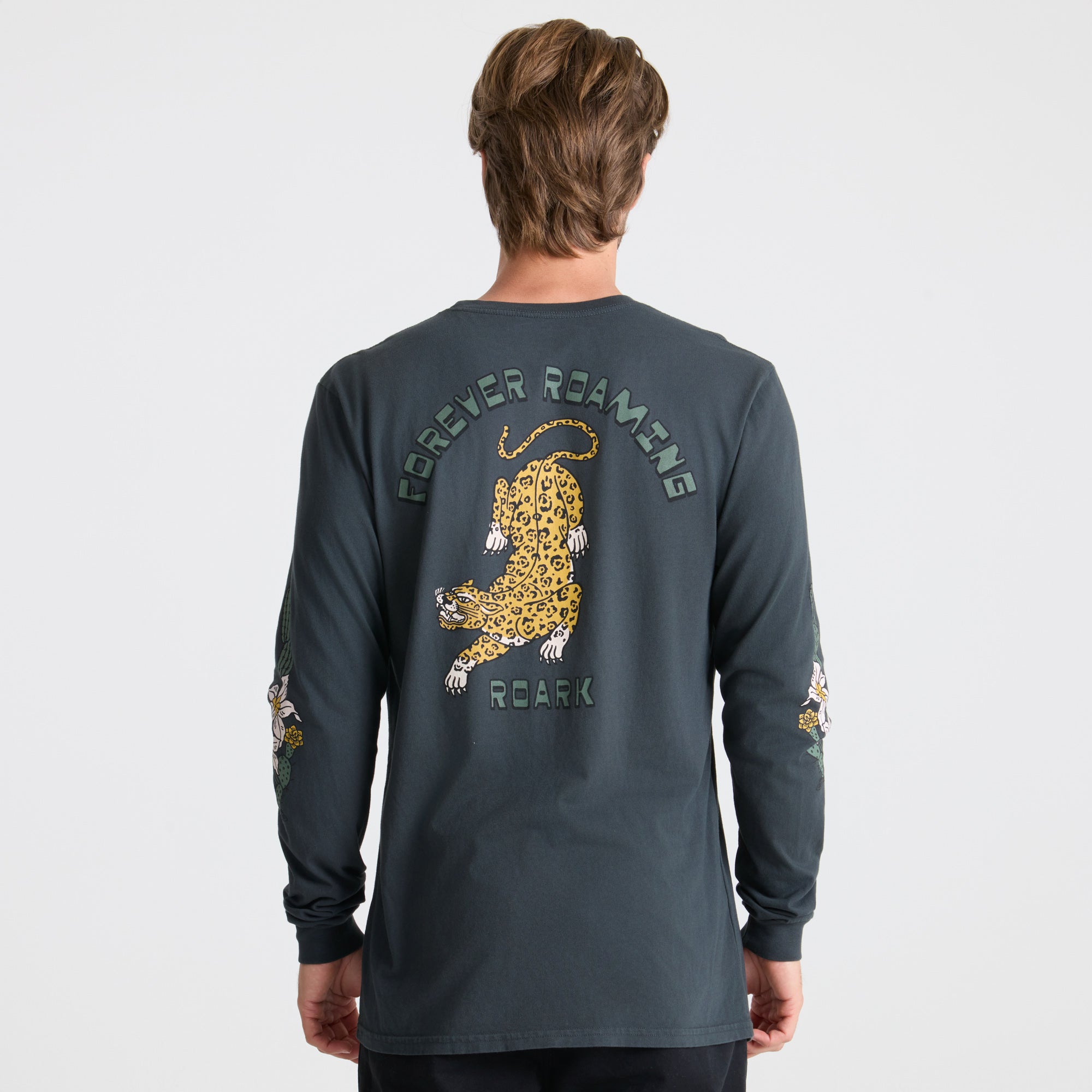 POLERA PREMIUM JAGUAR MANGA LARGA NEGRA