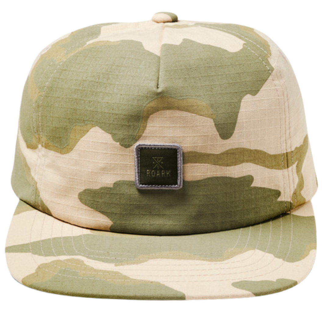 Jockey 5 panel con diseño de camuflaje.